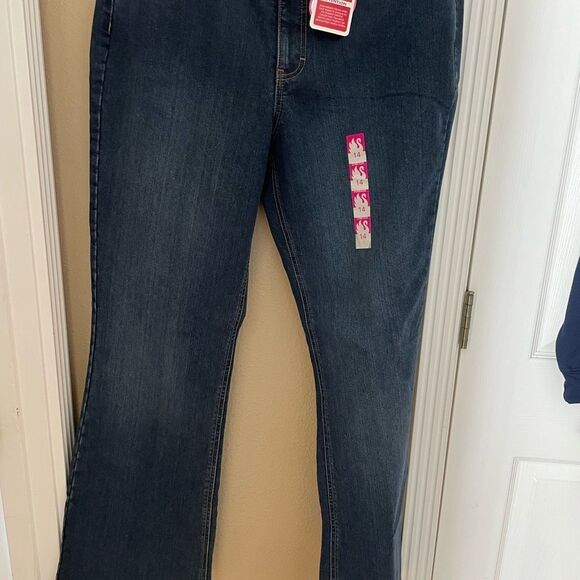 Gloria Vanderbilt Giselle Boot Cut Flared Leg Stone Washed Mid Rise Woman’s Jean - Picture 2 of 15